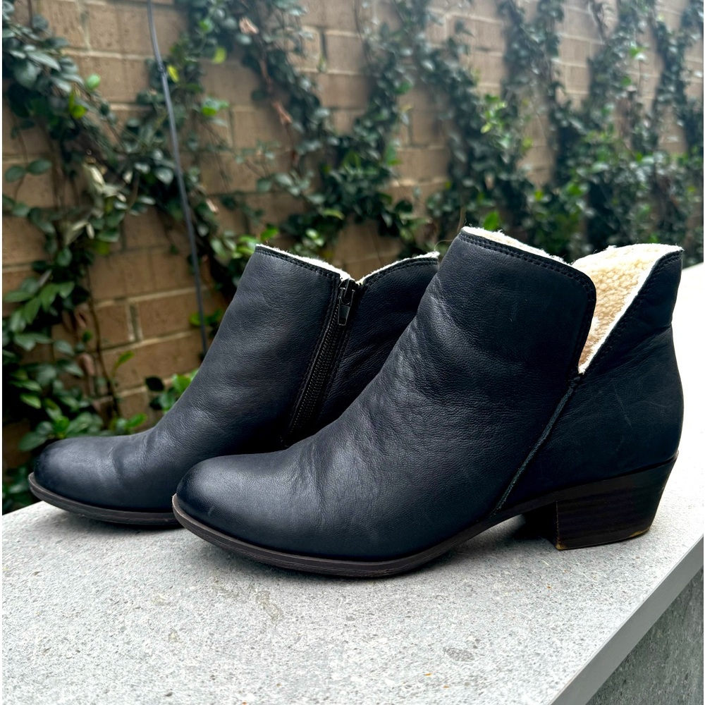 Lucky Brand leather booties with sherpa lining